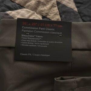 Men’s lululemon classic commission pants. Green color nwt